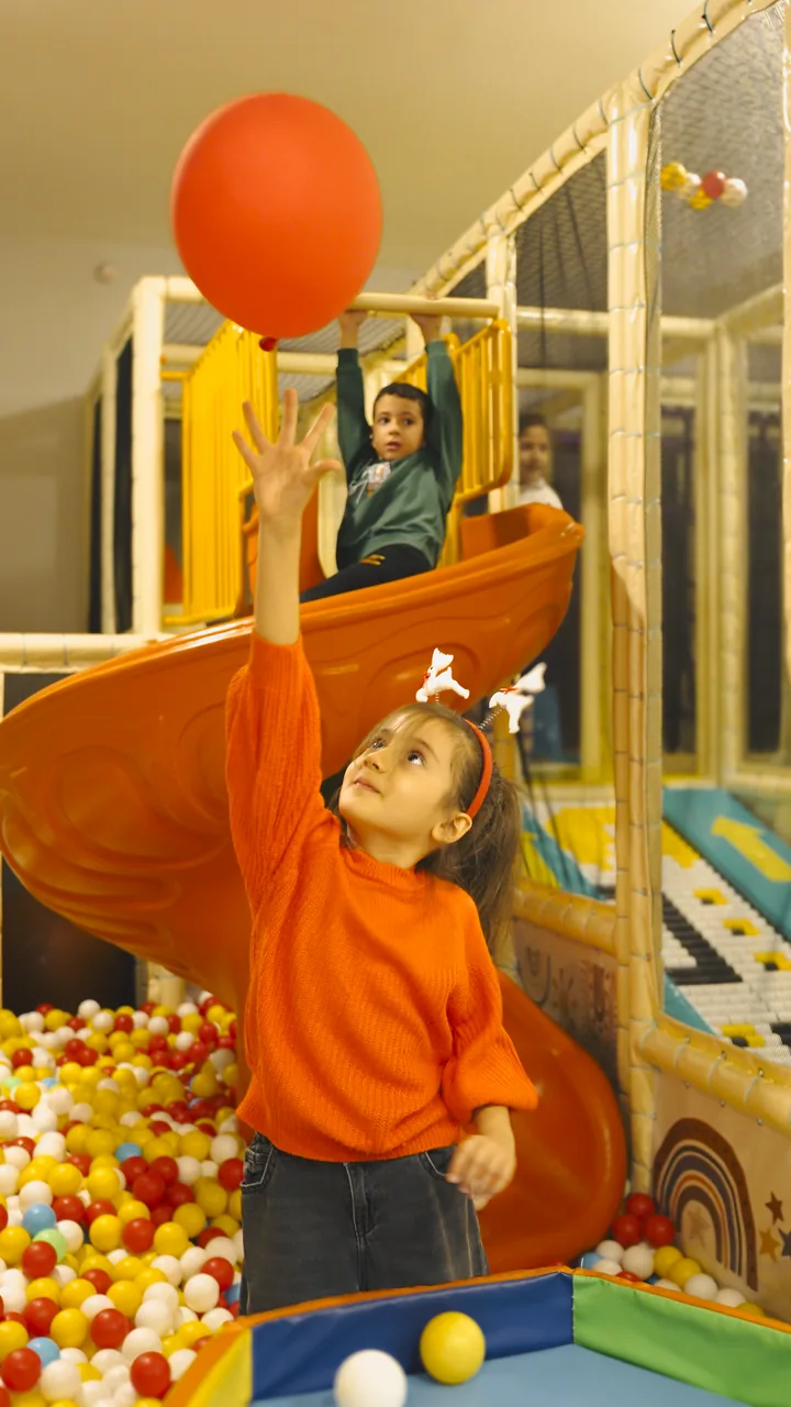 Moin oyun alanında balon oyunu